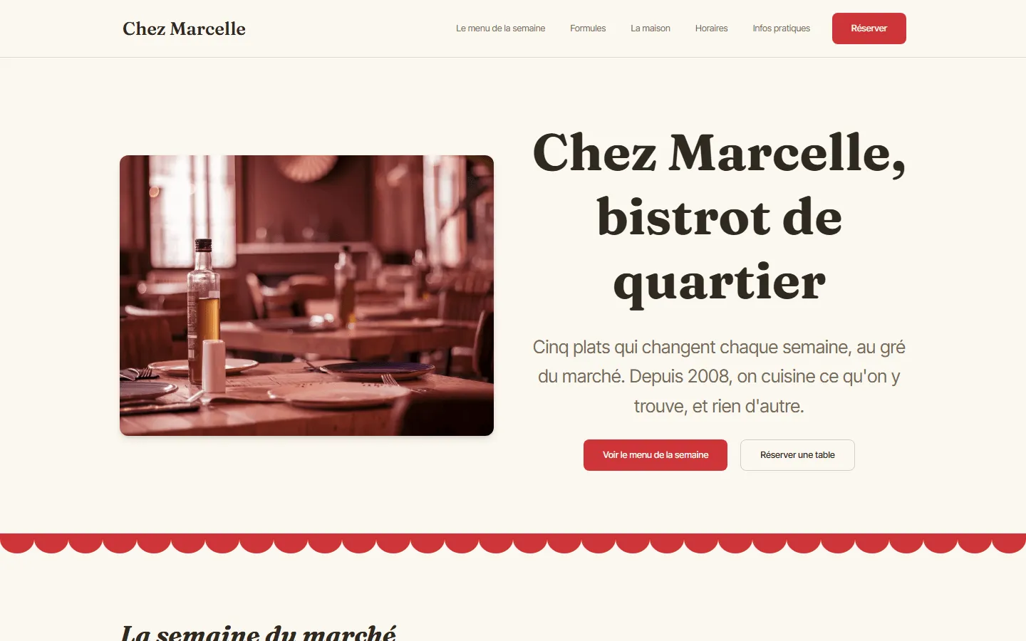 Démonstration Chez Marcelle sur un écran d'ordinateur : une photographie de salle de bistrot aux tons vin à gauche, et à droite le grand titre « Chez Marcelle, bistrot de quartier », son texte d'introduction et deux boutons.